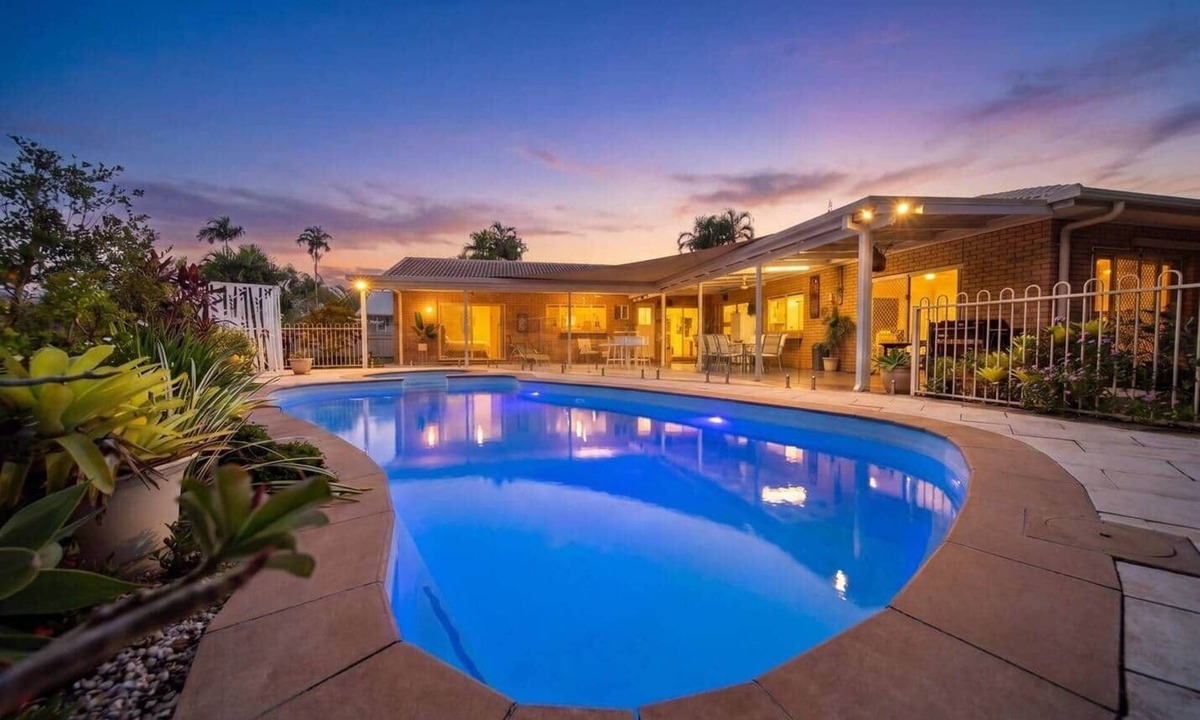 Annandale House | Family Oasis with Pool and Outdoor Entertaining