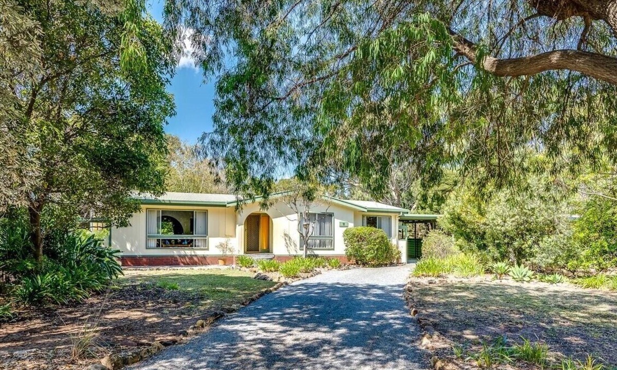 Carrickalinga House | Family/Pet friendly house next to Park and Beach