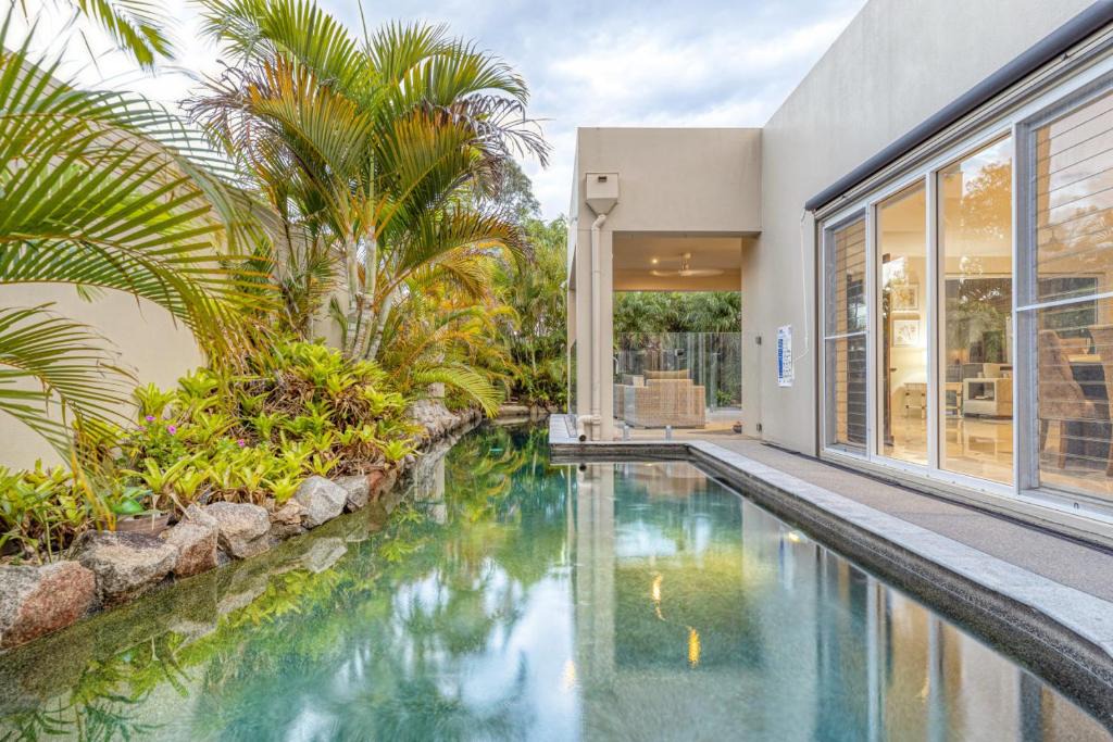 Pelican Waters House | Family Retreat With Pool Perfect for School Hols