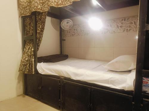 Mumbai Hotel | Farhan DORMITORY