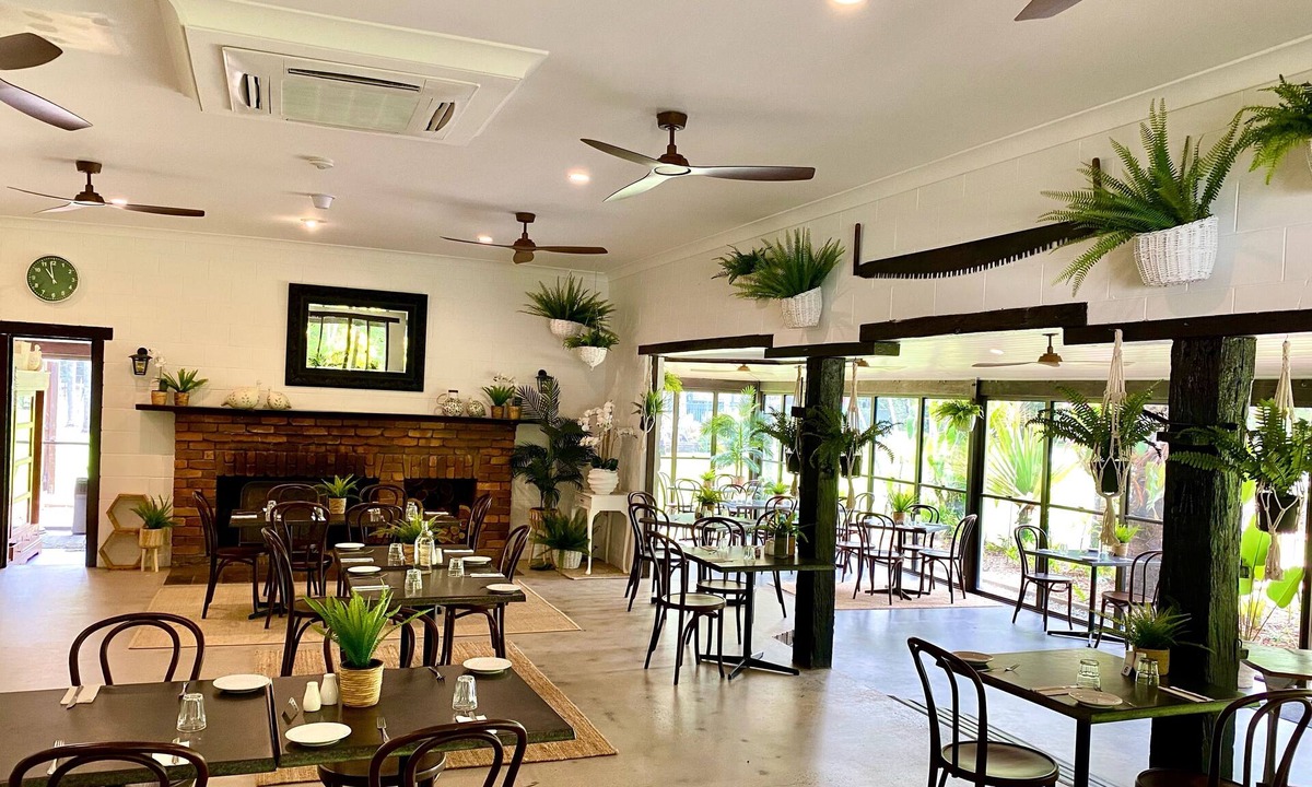 Byfield Hotel | Ferns Hideaway Resort