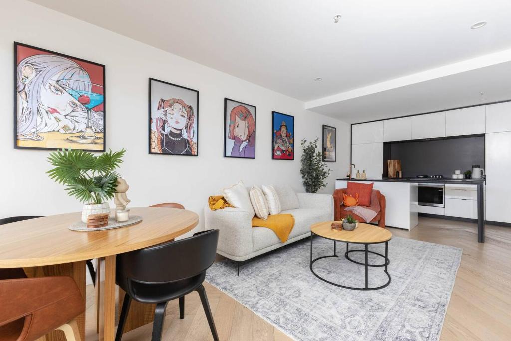 Collingwood North Apartment | Fitzroyal's Uchi in Melbourne's Multicultural Hub