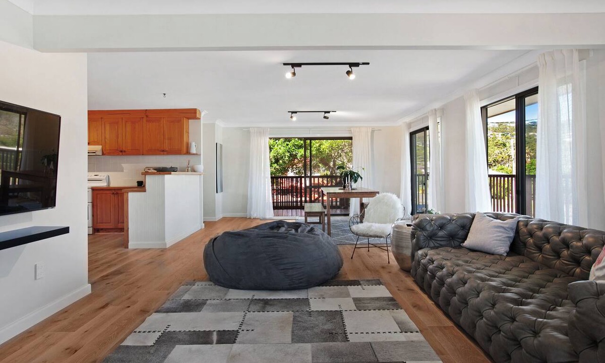 Copacabana House | Flat walk to the beautiful Copacabana Beach!