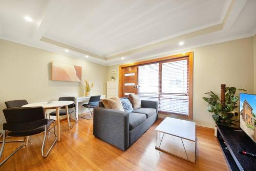 Melbourne Apartment | Fly Around Town in Pocket Rocket