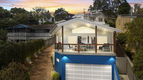 Forresters Beach House | For - Resters
