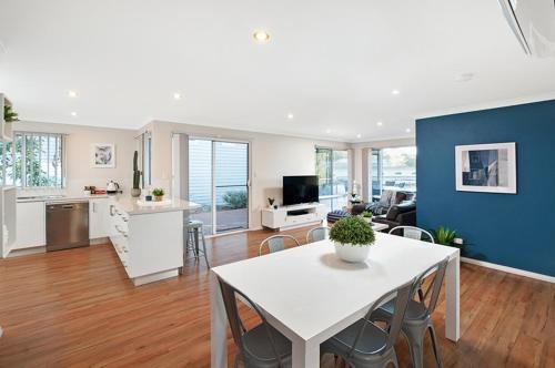 Dunsborough House | Forest View Villa