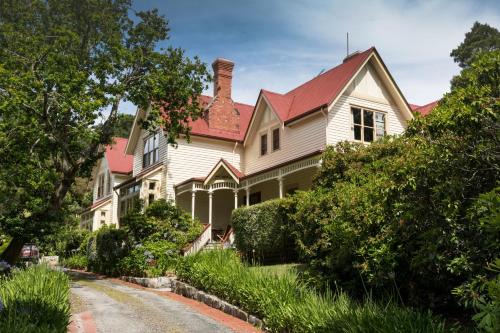 Strahan Hotel | Franklin Manor
