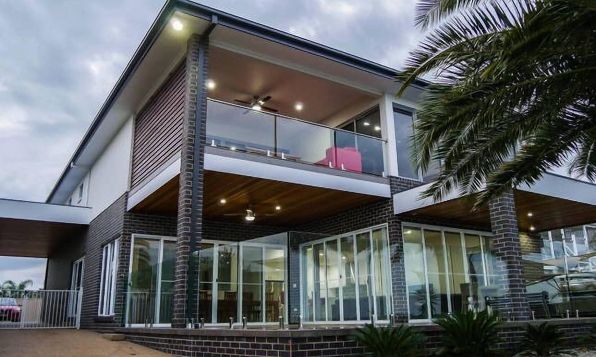 Mulwala House | Free night. Book 2 nights, stay for 3. Use in July or August 2026. Be quick!