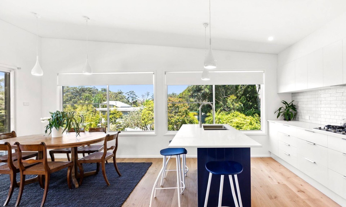 Mollymook Beach House | FREE NIGHT. Pay for 2 stay for 3