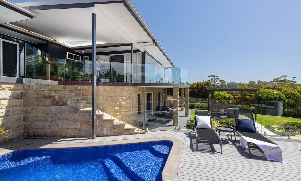 Mollymook House | FREE NIGHT. Pay for 2 stay for 3