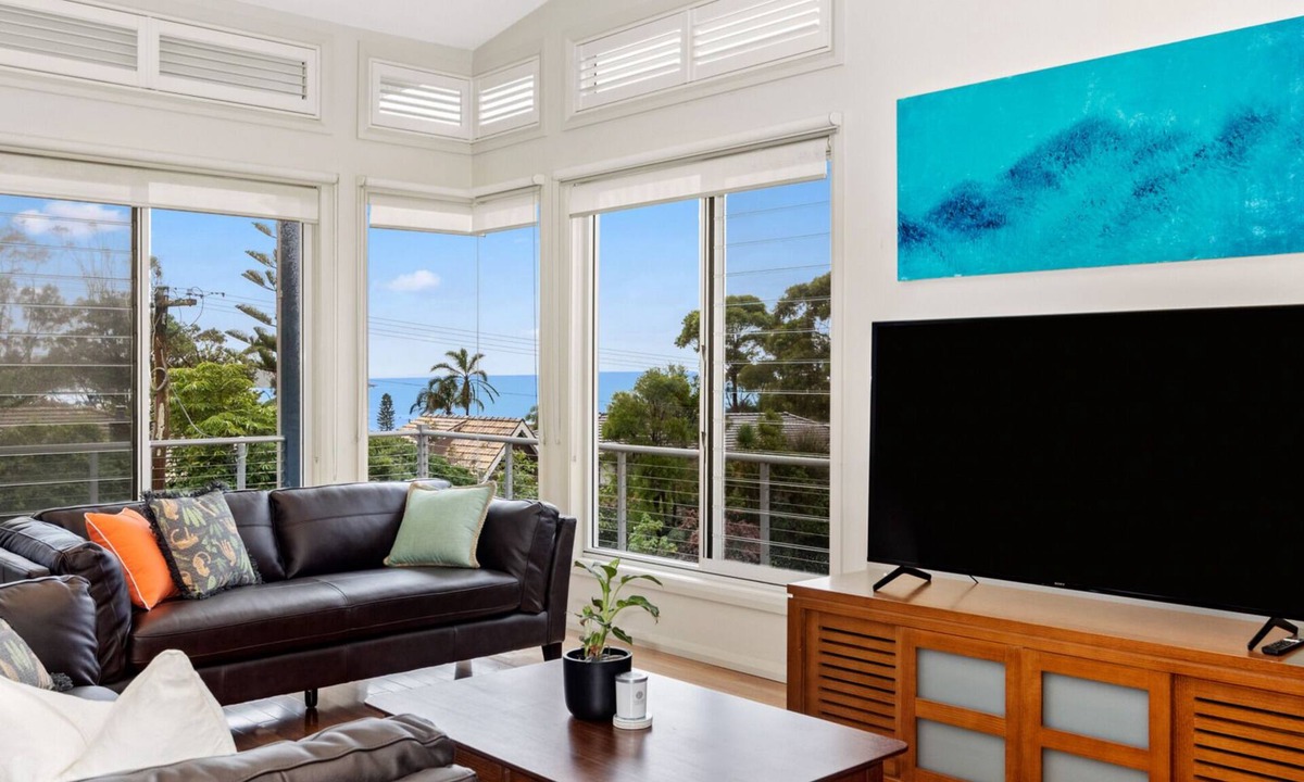 Mollymook House | FREE NIGHT. Pay for 2 stay for 3