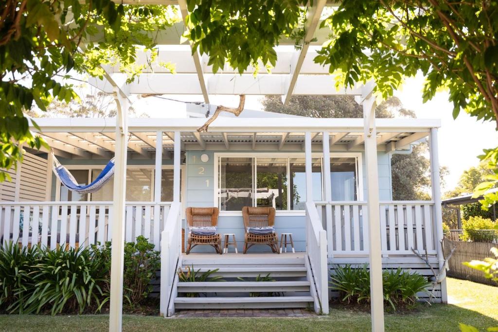 Narrawallee House | Free night! Pay for 2 stay for 3