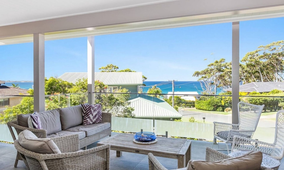 Narrawallee House | FREE NIGHT. Pay for 2 stay for 3