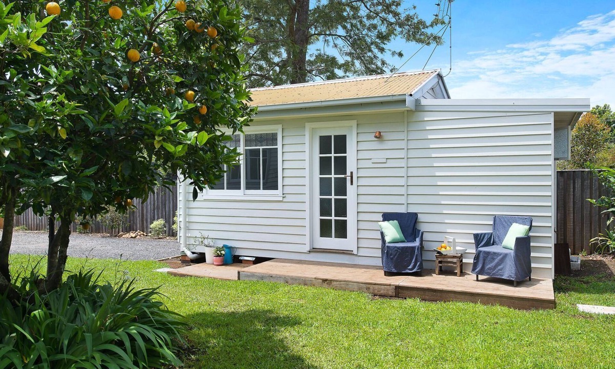 Berry Cottage | Fremily Cottage - Charming White Cottage