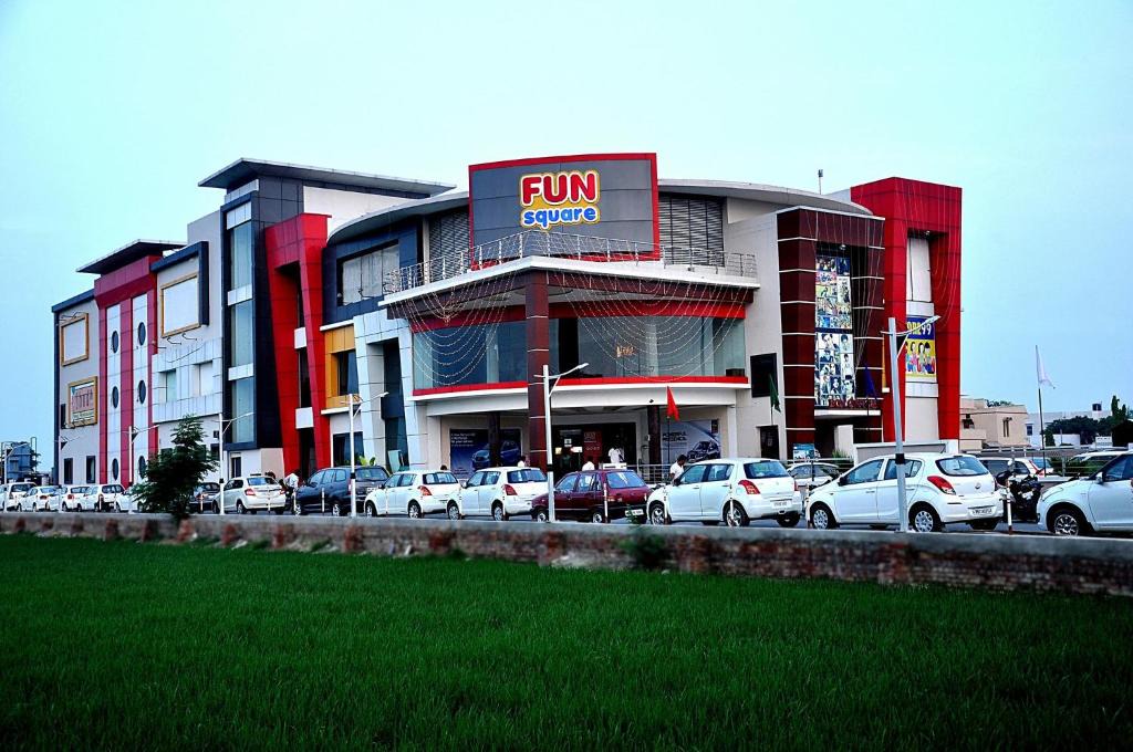 Sangrur Hotel | Fun Square Hotel