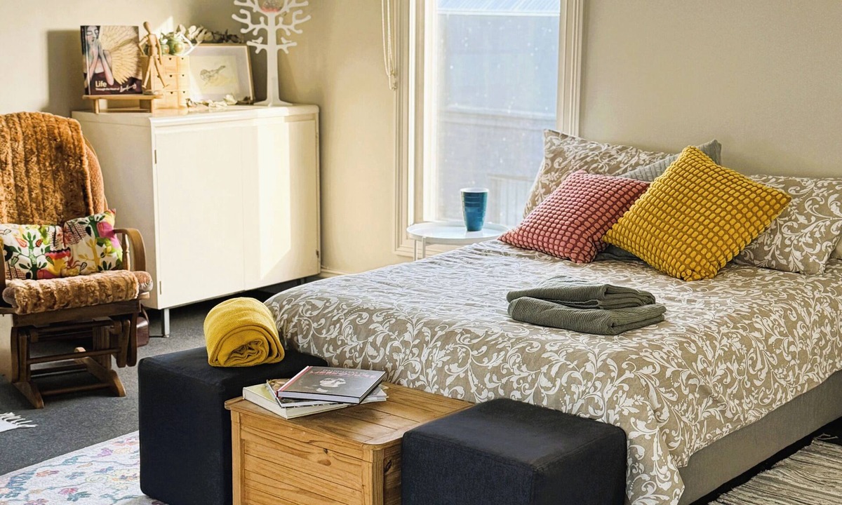 Clifton Hill Apartment | Funky Inner City Studio Apartment