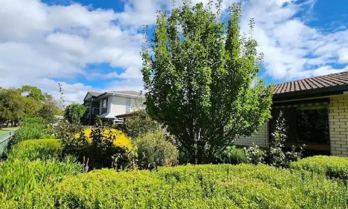 Modbury House | Garden View - Entire two Bedroom Unit
