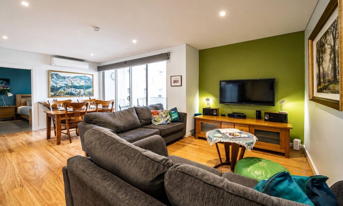 Adelaide Central Business District Apartment | Get Comfy on Frew - CBD Stay near Parklands & Dining