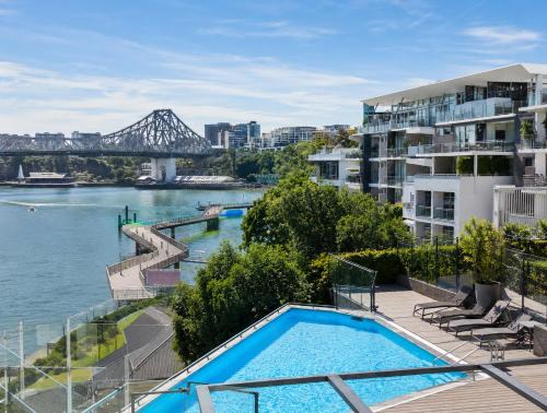 New Farm Apartment | Glen Eagles Suite