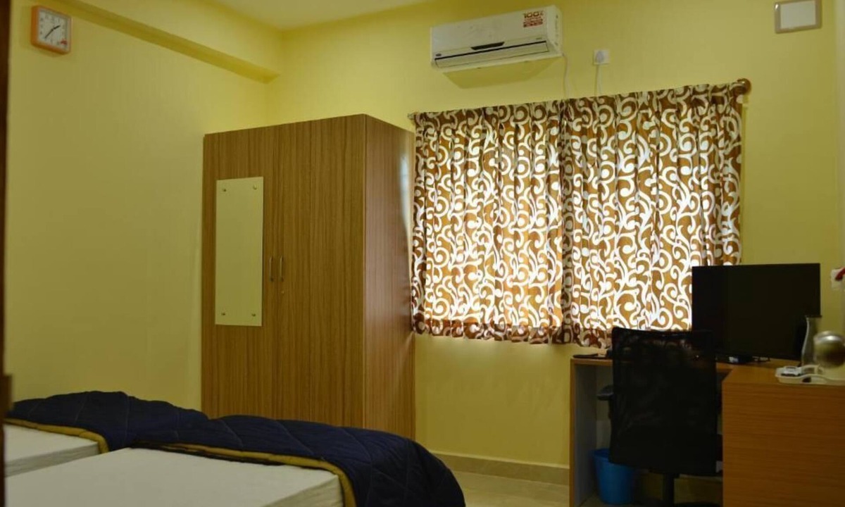 Gokulam Hotel | Golden Nest