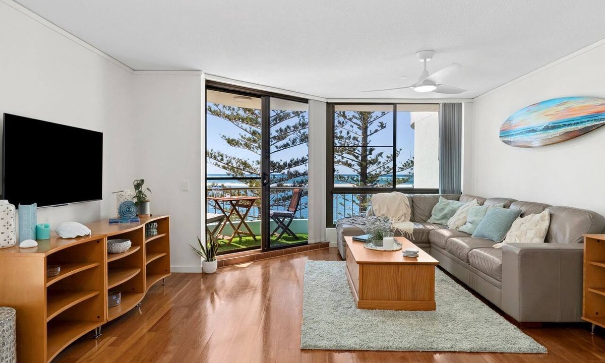 Golden Beach Apartment | Golden Views Hideaway - Beachside Apartment