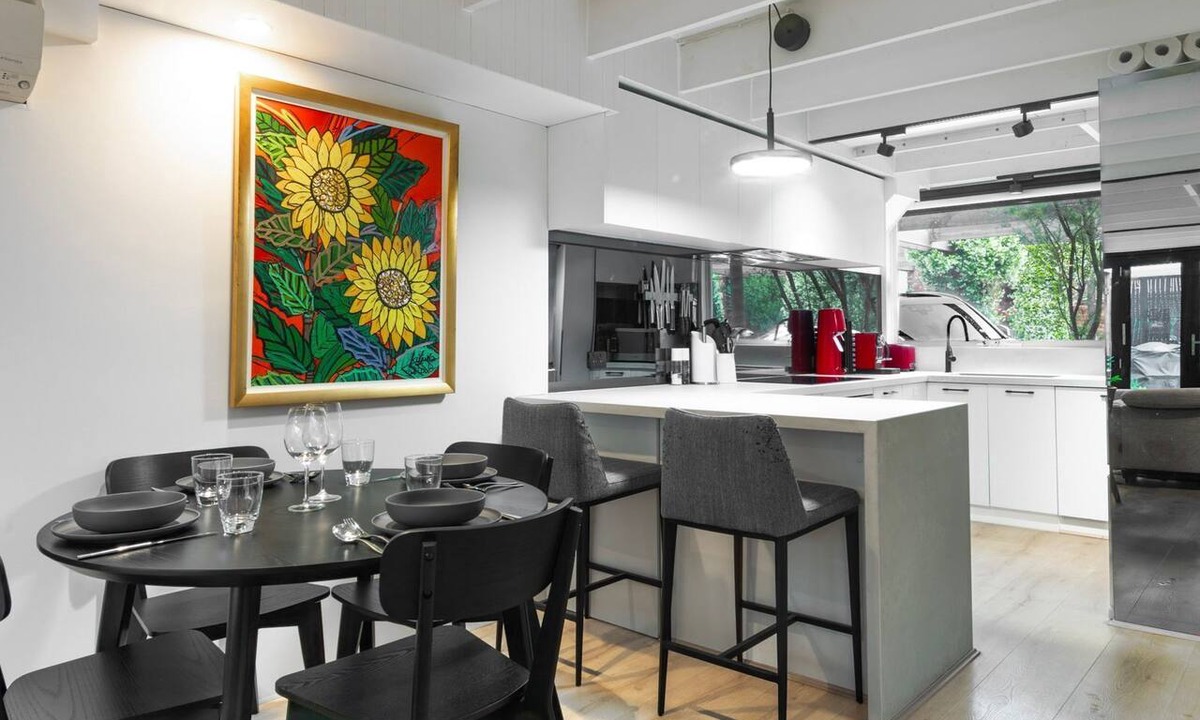 Richmond Apartment | Goodwood Bloom Retreat