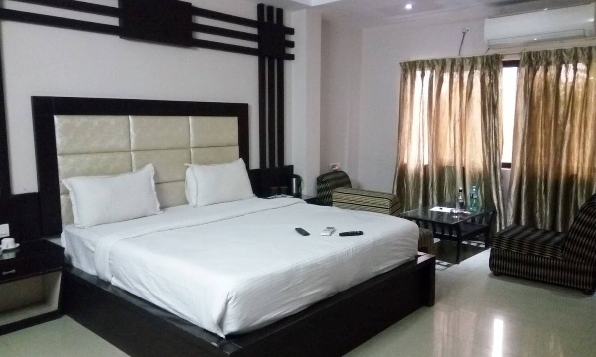 BHEL Township Hotel | Goroomgo Hotel Jasmine Haridwar