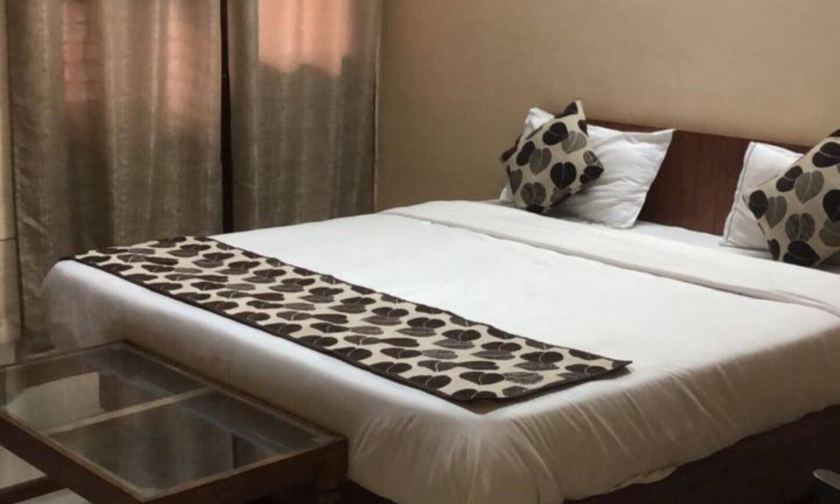 Harda Hotel | Goroomgo Mourya Inn Madhya pradesh