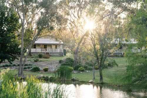 Thorndale Bed & Breakfast | Granite Gardens Cottages & Lake Retreat