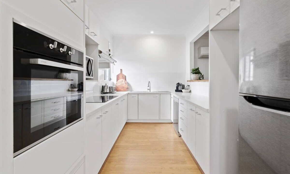 Cessnock House | Great Entertainer- Heated Pool, Fireplace, Firepit