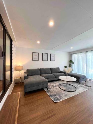 Sunshine House | Guava Grove