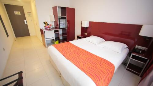 Les Hattes Hotel | Hôtel Amazonia du Fleuve*
