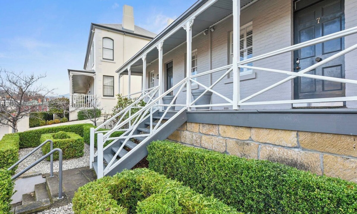 Battery Point House | Hampden Neuve - Luxury Georgian Cottage
