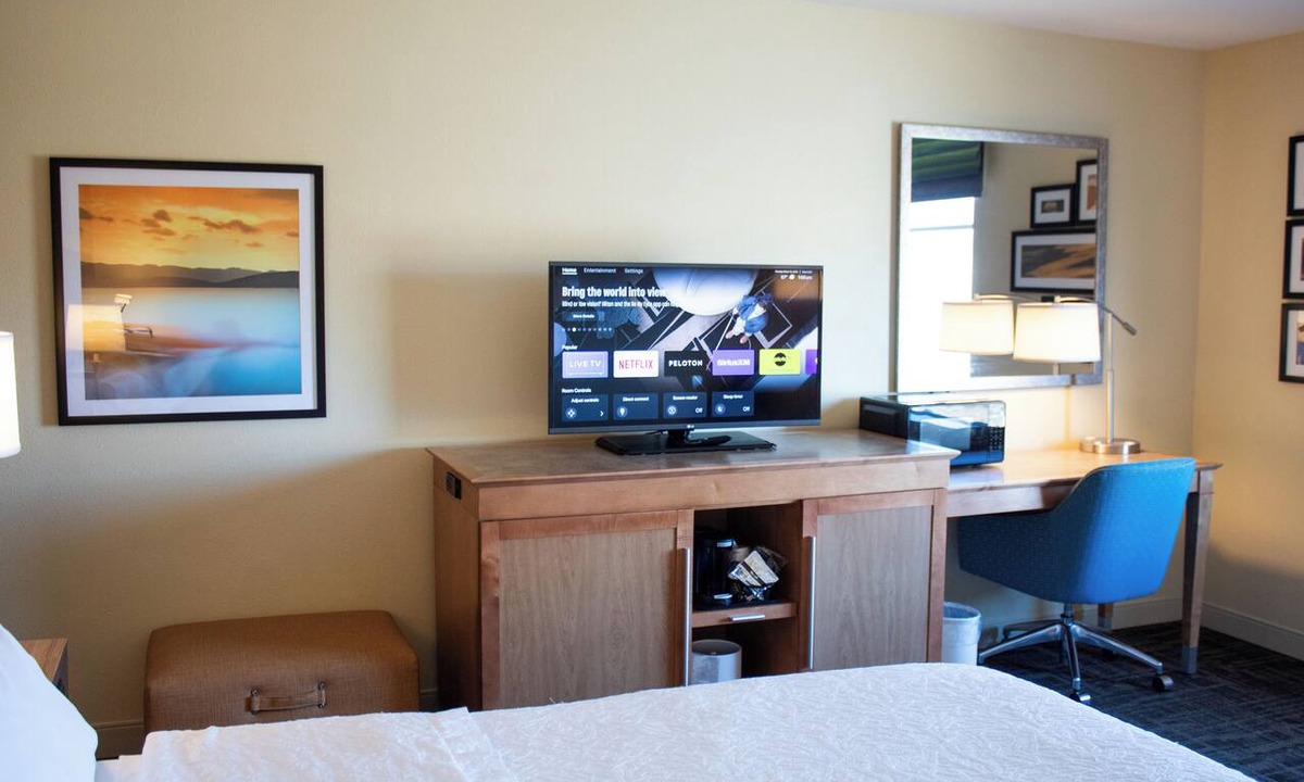Big Rapids Hotel | Hampton Inn Big Rapids