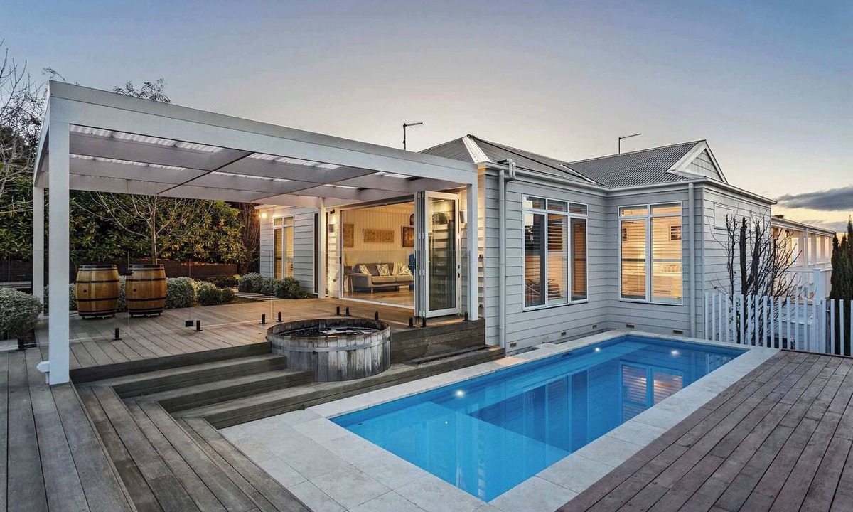 Mount Martha House | Hamptons Elegance Views | Pool & Spa