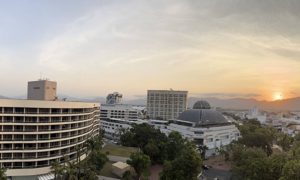 Cairns Central Business District Apartment | Harbour Lights Apartment