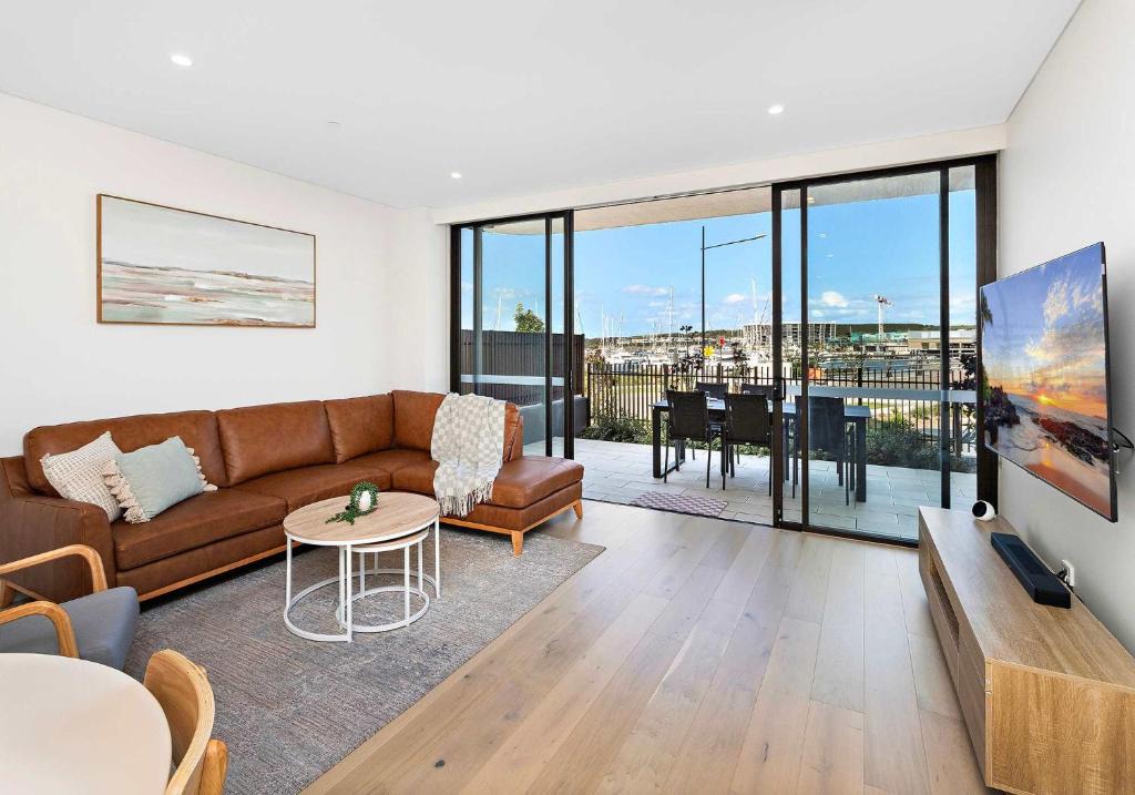 Shell Cove Apartment | Harbourside Delight - Waterfront Oasis