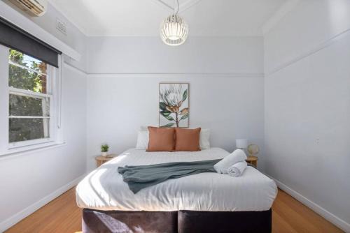 Bendigo House | Hargreaves St - Group Holiday 8BR - Bendigo CBD
