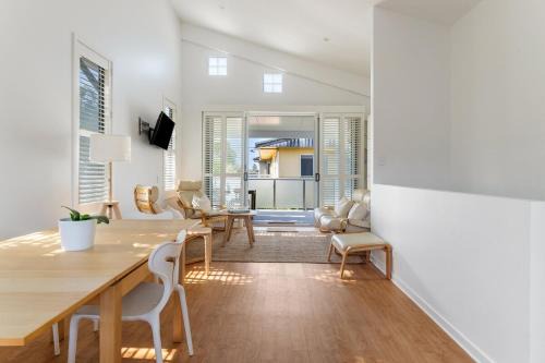Hastings Point Apartment | Hastings Hideout - 2BR Creekside Beauty by uHoliday