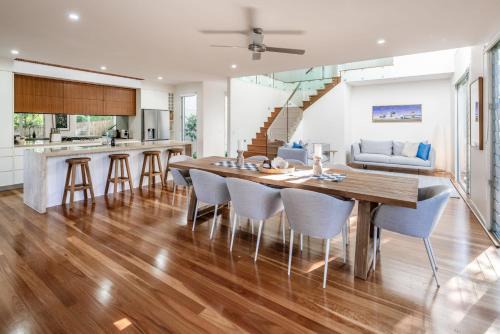 Moffat Beach House | Headlands Hideaway - Pet Friendly Home at Moffs