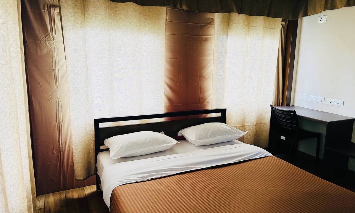 Yercaud Hotel | Heaven's Ledge