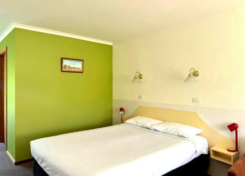 Hepburn Springs Hotel | Hepburn Springs Motor Inn