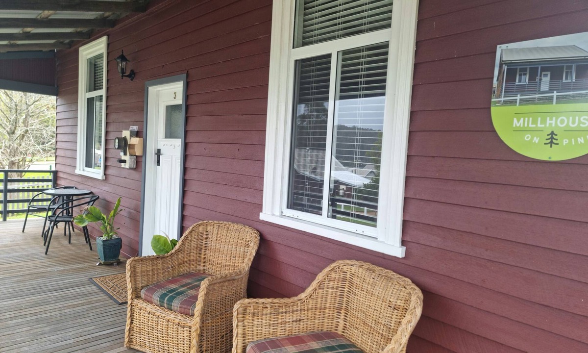 Pemberton Cottage | Heritage Timber Cottage - close to shops & amenities
