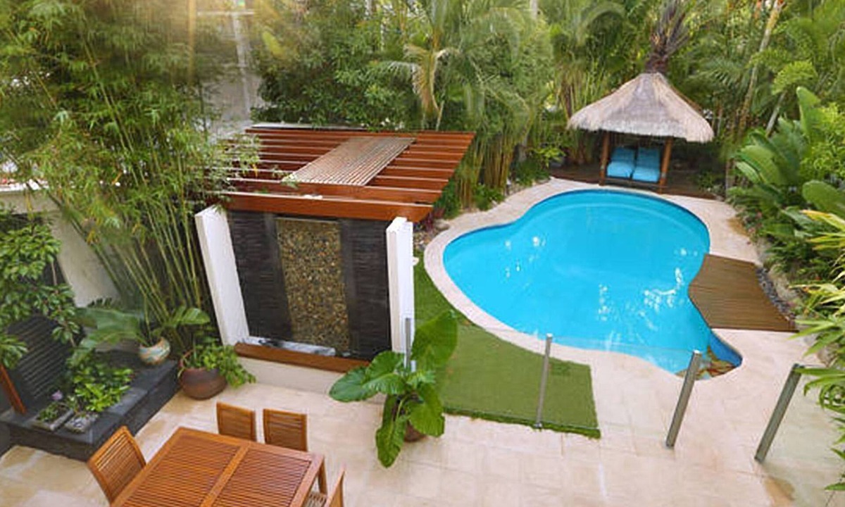Alexandra Headland House | Hidden Oasis, only 300m to beach