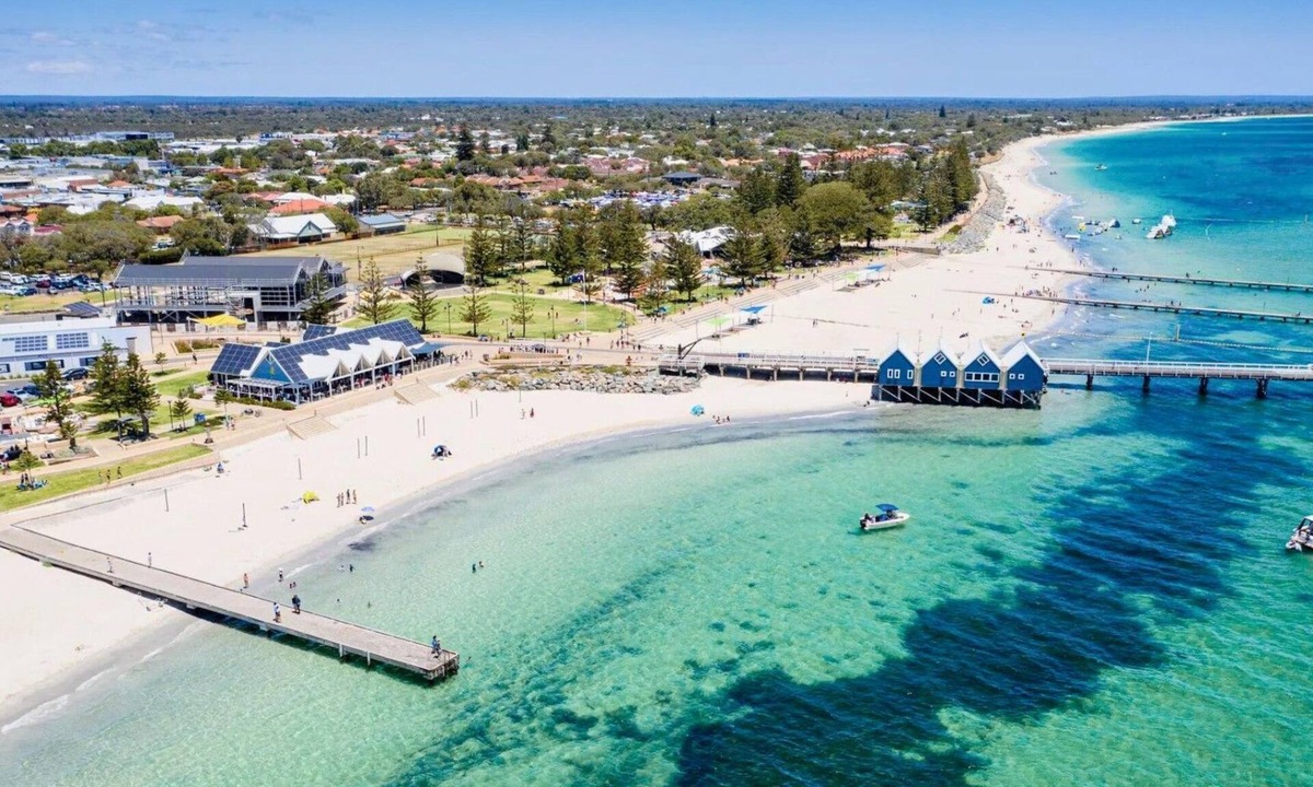 Busselton House | Hideaway on Peel - perfect blend of city buzz and coastal tranquillity.