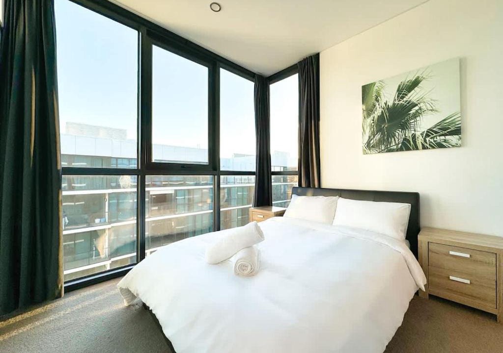 Adelaide Central Business District Apartment | High-Rise Heaven - West Franklin