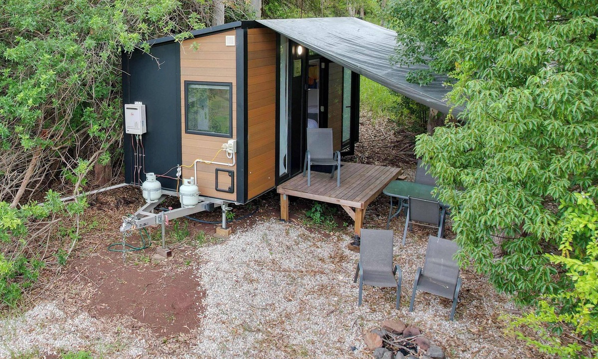 Perwillowen House | Hill Creek Tiny House 5 by Tiny Away