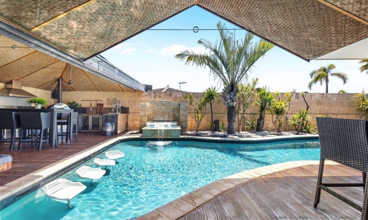 Hillarys House | Hillarys Platinum Retreat