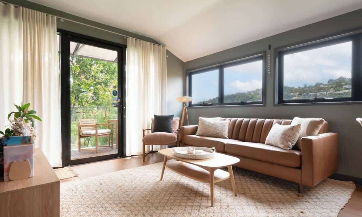 West Launceston House | Hilltop Hideaway - Walk to Cataract Gorge
