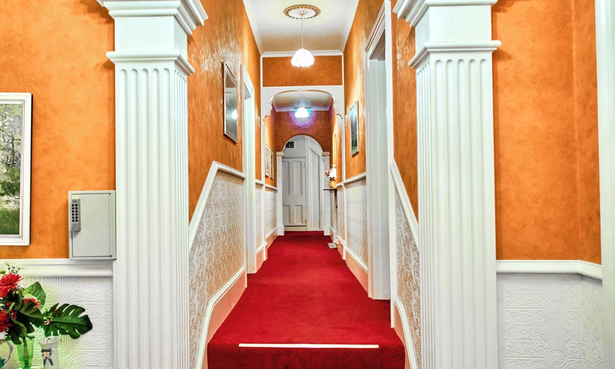 Launceston CBD Cabin | Hillview House Launceston